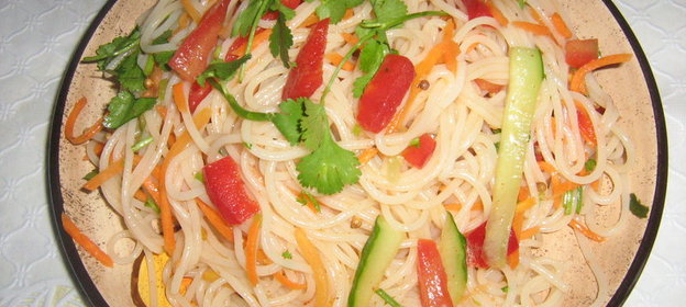 Рисовая лапша с овощами