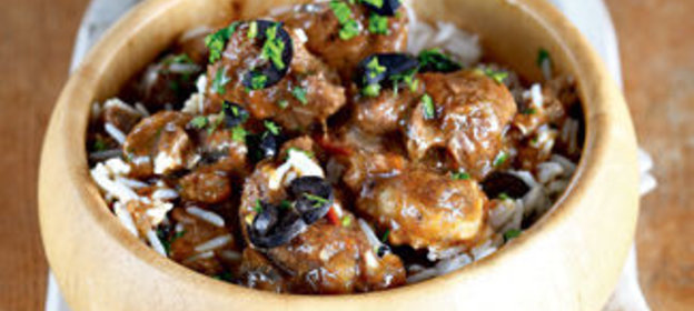 Баранина, тушенная с маслинами