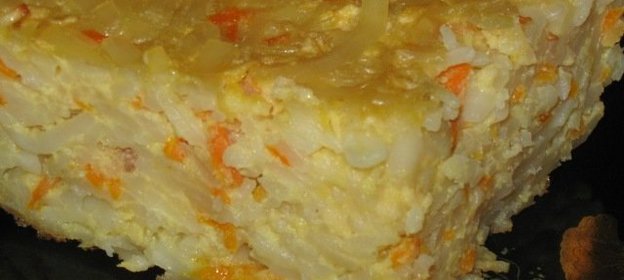 Сладкая запеканка из лапши с морковью и яблоками