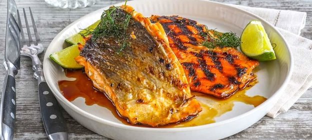 Филе семги в глазури из кленового сиропа на гриле