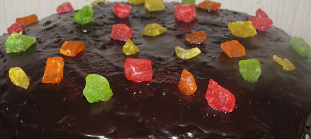 Шоколадный тортик с клюковкой, приготовленный в СВЧ