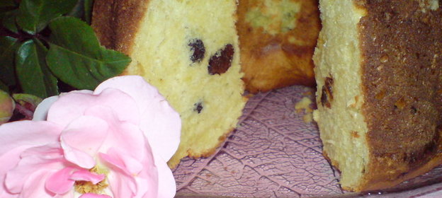 Кекс с сахарной корочкой,творогом и вялеными вишнями