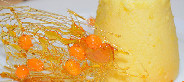 Тертый хлеб со свежими ягодами