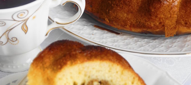 Кекс сметанный двухслойный с вишней