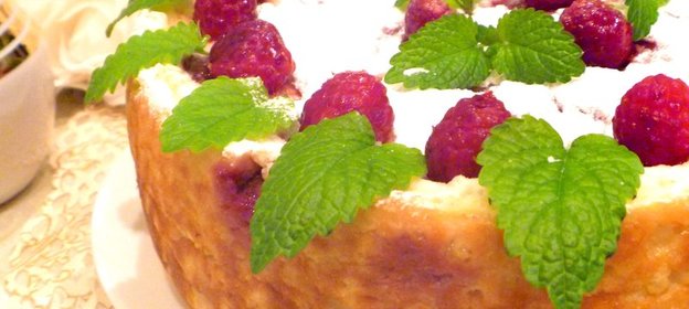 Запеканка пшенно-творожная с малиной