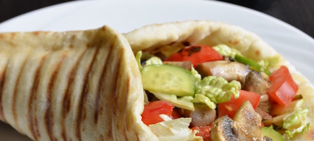 Лепешка гриль с гриль салатом ( постное)