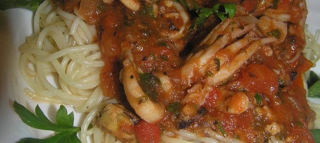 Спагетти с морскими гадами