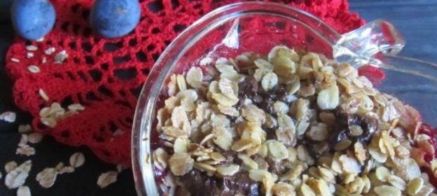 Сливовый десерт с шоколадом