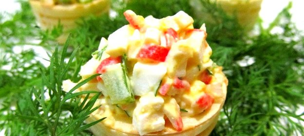 Салат из крабовых палочек в тарталетках