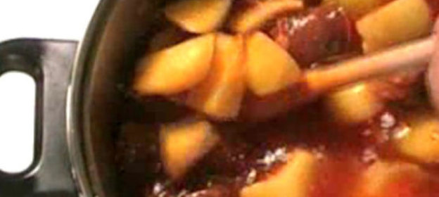 Драники с брусничным сиропом