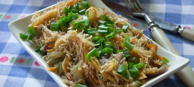 Рисовая лапша с овощами
