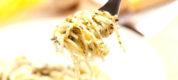 Лимонная паста с кедровыми орешками и тимьяном