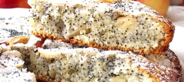Творожная запеканка с маком и яблоками