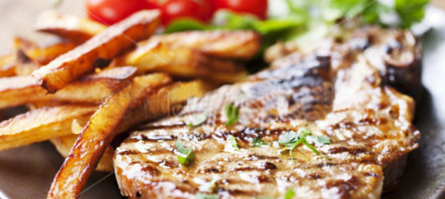 Стейк из свинины с соусом