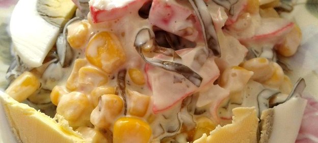 Салат из морской капусты и кукурузы