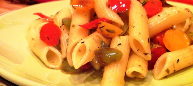 Паста PENNE RIGATE с конфетти из паприки