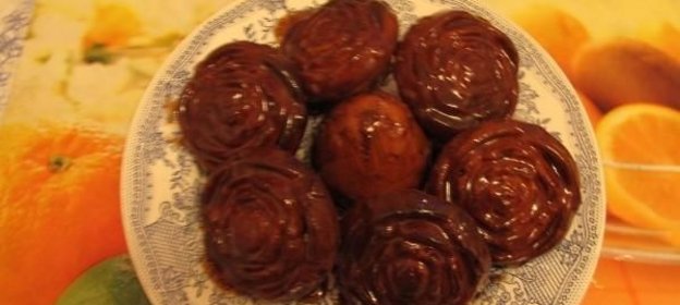 Кексы минские медовые с шоколадной глазурью