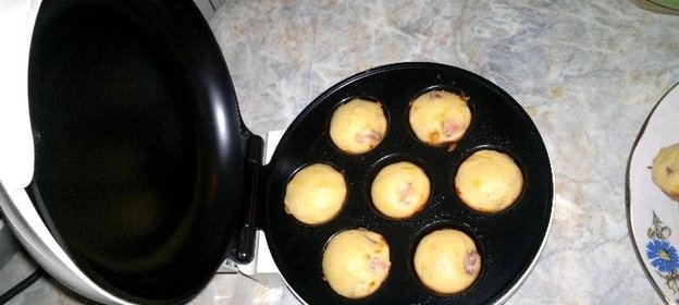 Кексы с ветчиной и сыром в кексопечке