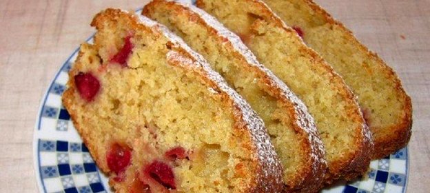 Творожный кекс с вишнями