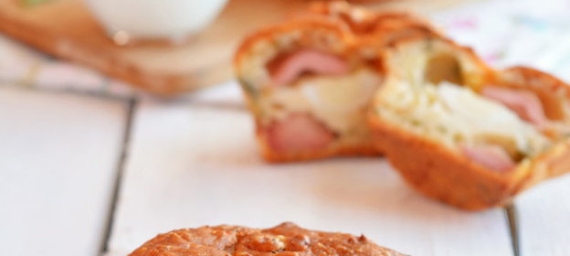 Пшенные кексы-запеканки с сосисками