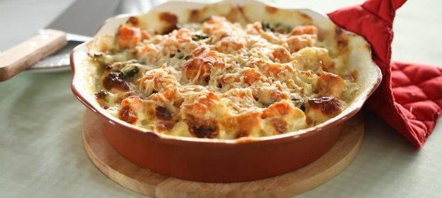 Запеканка из семги, цветной капусты и брокколи