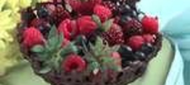 УКРАШЕНИЕ БЛЮД: КРУЖЕВНАЯ ШОКОЛАДНАЯ ВАЗА