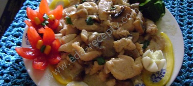 Теплый салат с белыми грибами