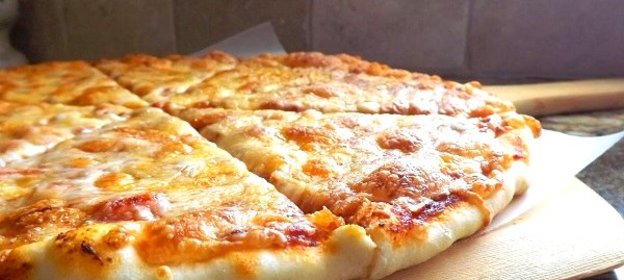 Пицца на пышном тесте