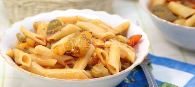 Макароны «Перья» с овощной подливой