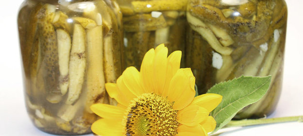 Огурцы в чесночном маринаде (заготовки, консервация)