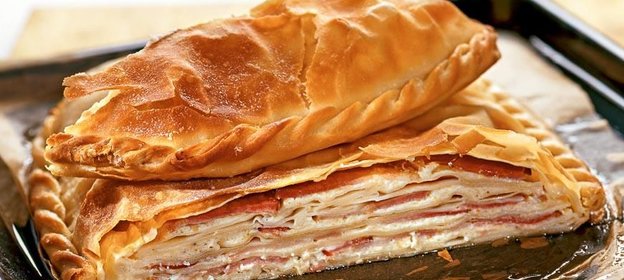 Запеканка из теста, сыра и ветчины