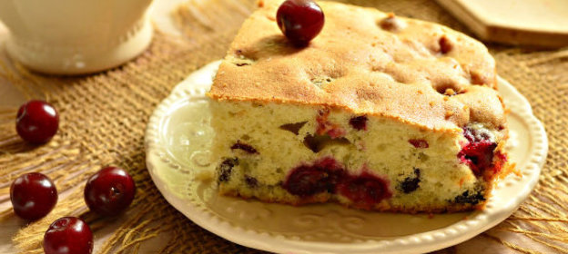 Вишневый кекс с изюмом