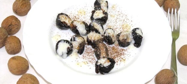 Чернослив с орехами