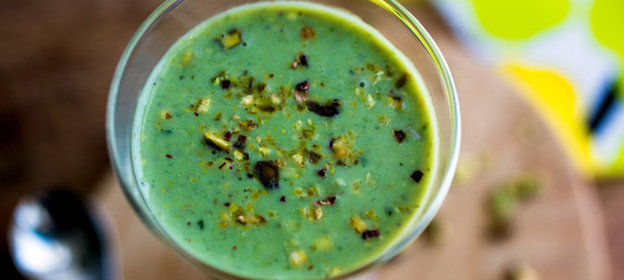 Смузи с ананасом и базиликом