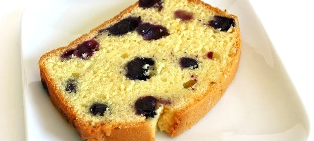 Творожный кекс с голубикой