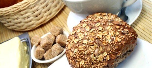 Серый хлеб с семечками