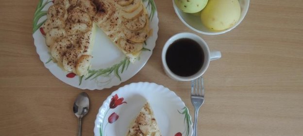 Зимняя творожная запеканка с яблоками и корицей