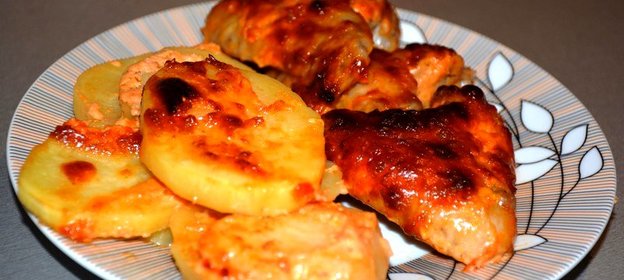 Куриные крылышки запеченные с картошкой