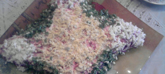 Вариант оформления селедки под шубой