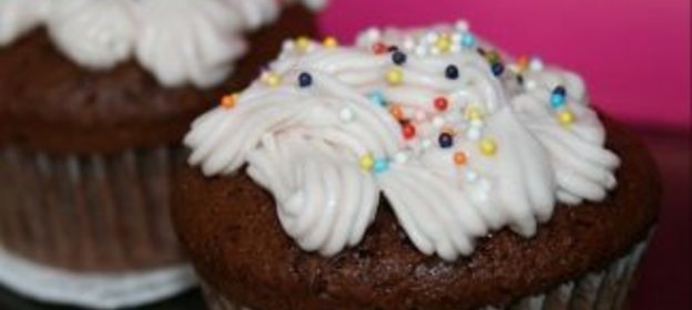 Капкейки шоколадные с вишней