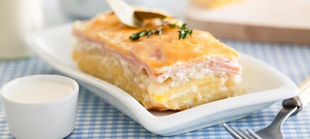 Картофельно-луковая запеканка в мультиварке