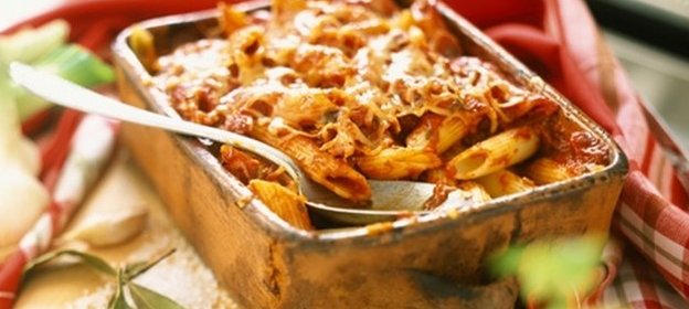 Макароны, запеченные с томатным соусом