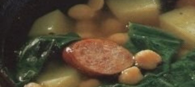 Тушеная квашеная капуста с фасолью