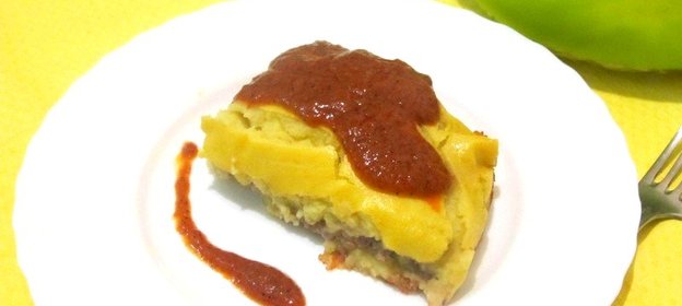 Запеканка из картофеля под красным соусом