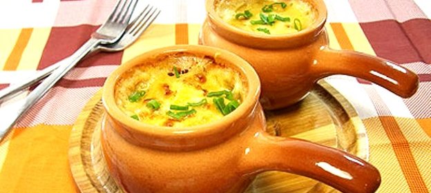 Жульен с курицей и лисичками