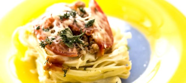 Гнезда из макарон с фаршем