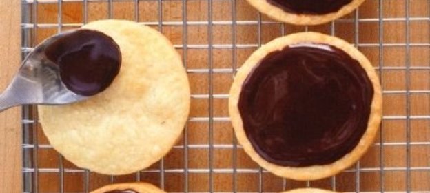 Глазированное песочное печенье