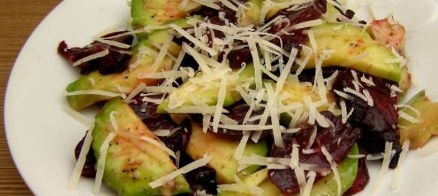 Лапша в томате с колбасой