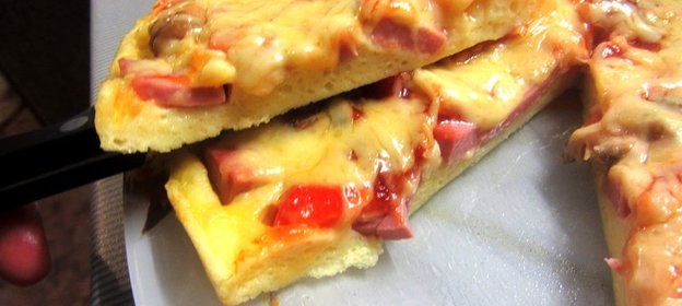 Быстрая пицца из сметанного теста