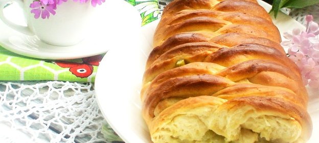 Весенний пирог с ревенем и белым шоколадом